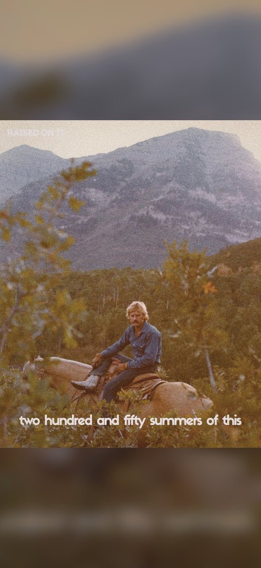 Free vintage Americana phone wallpaper — Horseback mountains